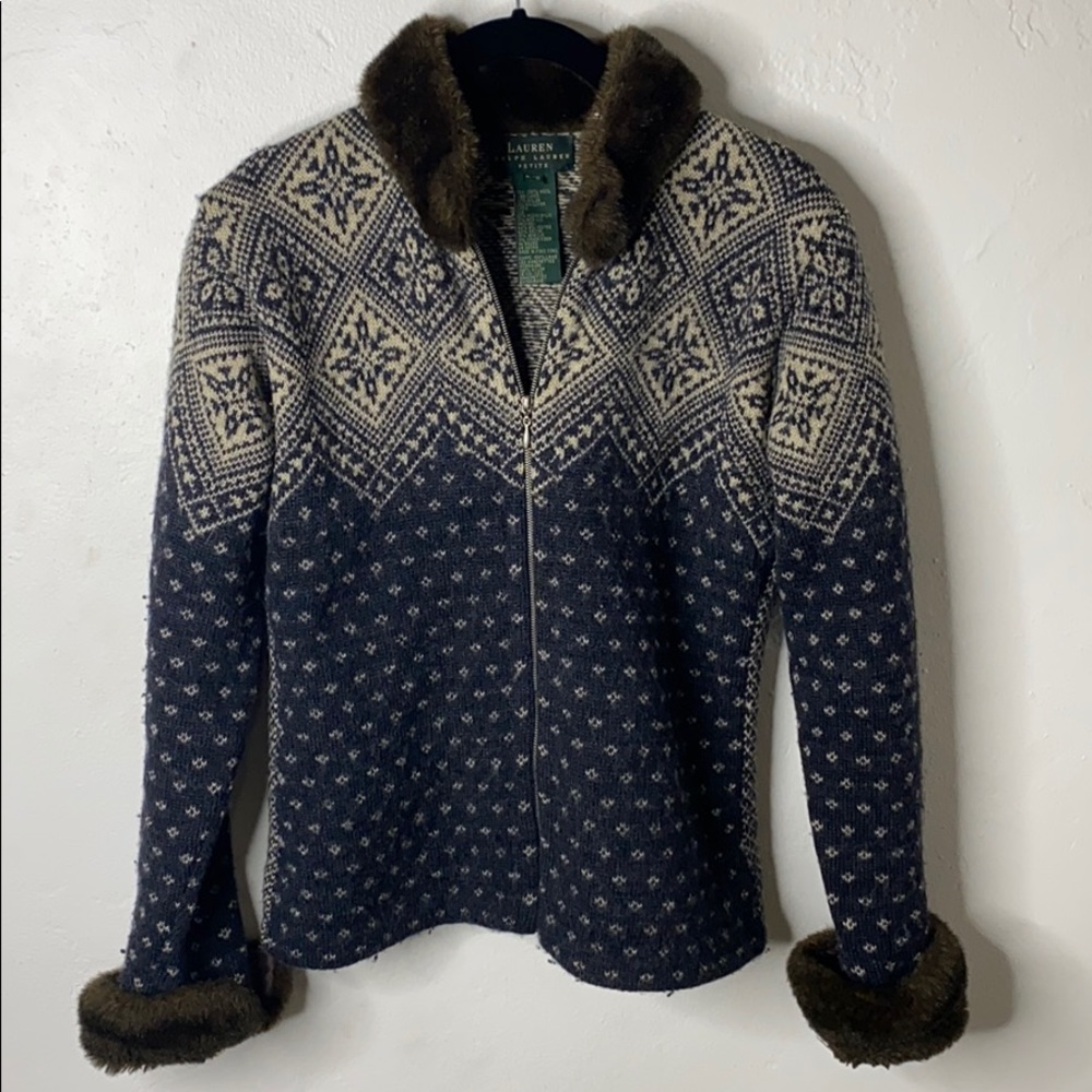 Sweater - Picture 2 of 6